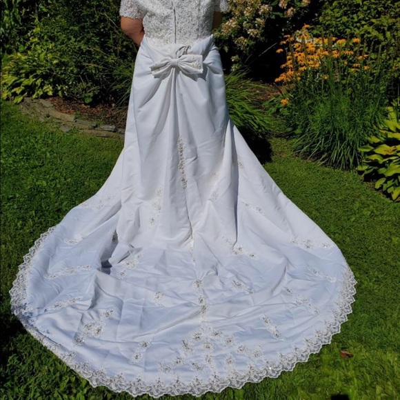 Wedding Gown - Picture 2 of 6